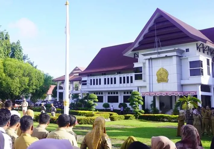 Pengadaan barang dan jasa di lingkungan Pemerintah Kabupaten Bone menjadi sorotan setelah satu perusahaan tercatat menangani hingga 108 paket proyek APBD 2026. Total nilai pekerjaan yang dikerjakan perusahaan tersebut diperkirakan mencapai sekitar Rp6 miliar.
