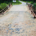 Jembatan Rusak Tak Kunjung Dibenahi Hambat Aktivitas Warga, Warga Maros Patungan Perbaiki Akses Utama