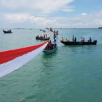 Semarak 17 Agustus! Makassar Gelar Lomba Renang Rakit dari Pulau Lae-Lae hingga ke CPI