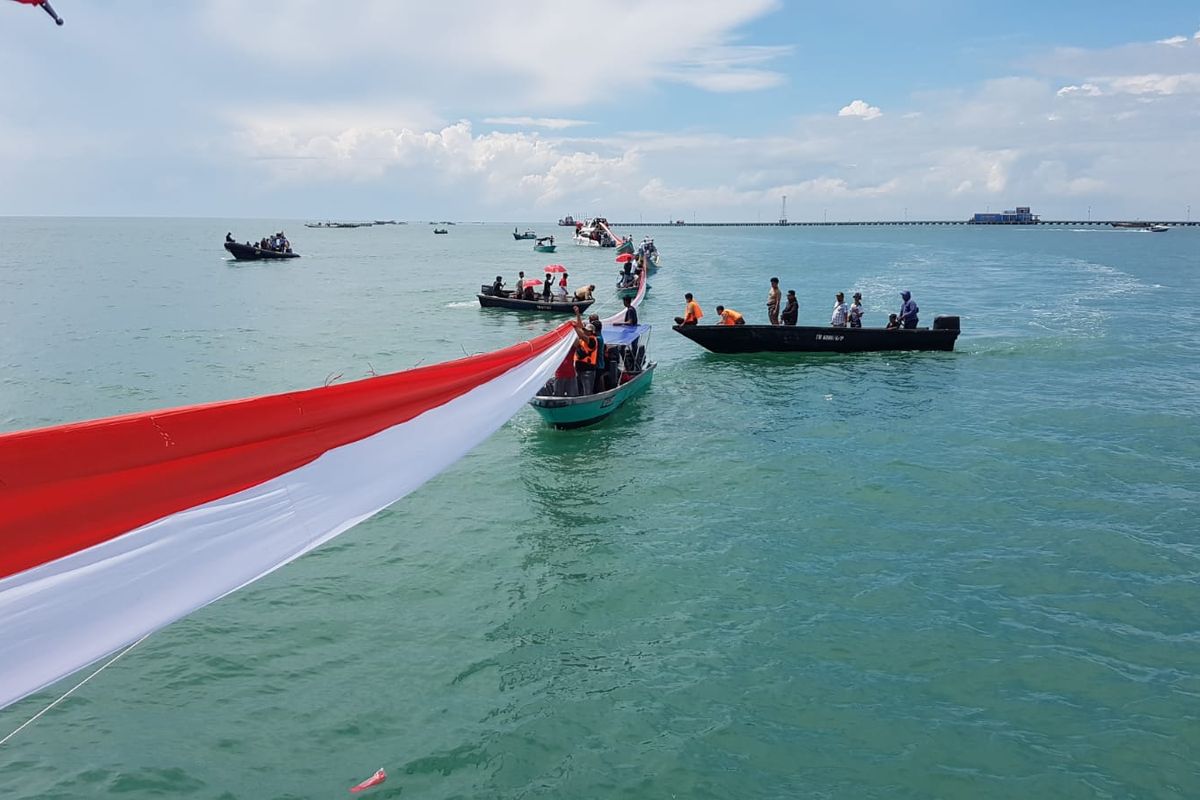 Semarak 17 Agustus! Makassar Gelar Lomba Renang Rakit dari Pulau Lae-Lae hingga ke CPI