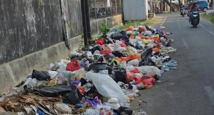 Sampah Menggunung hingga 100 Ton di Gowa, Seluruh Armada Berhenti Beroperasi karena Anggaran BBM Tak Tersedia