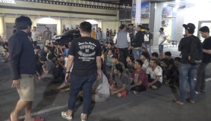 Kampung Narkoba di Makassar Digerebek, 104 Orang Diamankan dan 98 Positif Narkoba