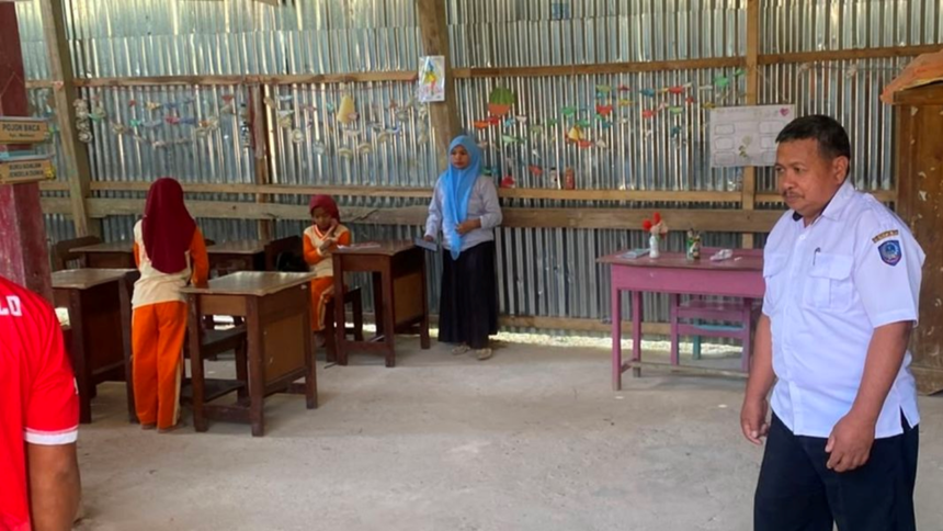 Potret Bangunan SD Inpres Borongbulo di Pelosok Gowa, Hanya Berdinding Bambu dan Seng!